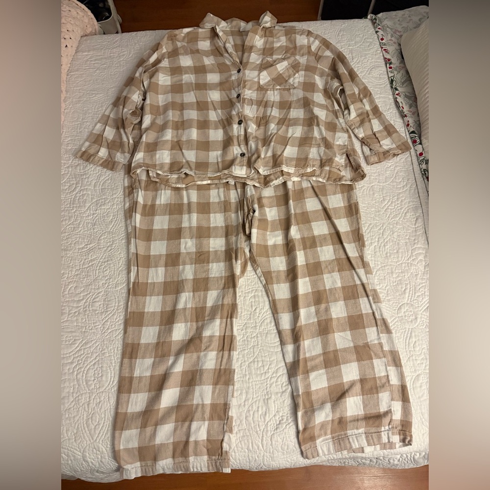 Old Navy Flannel Pyjama Set